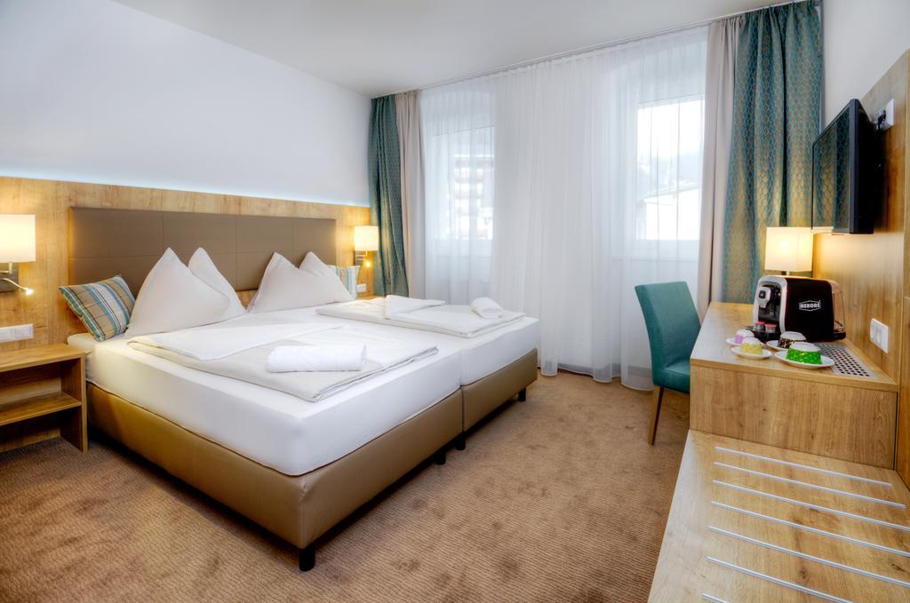 Hotel Bergkristall Mallnitz Extérieur photo