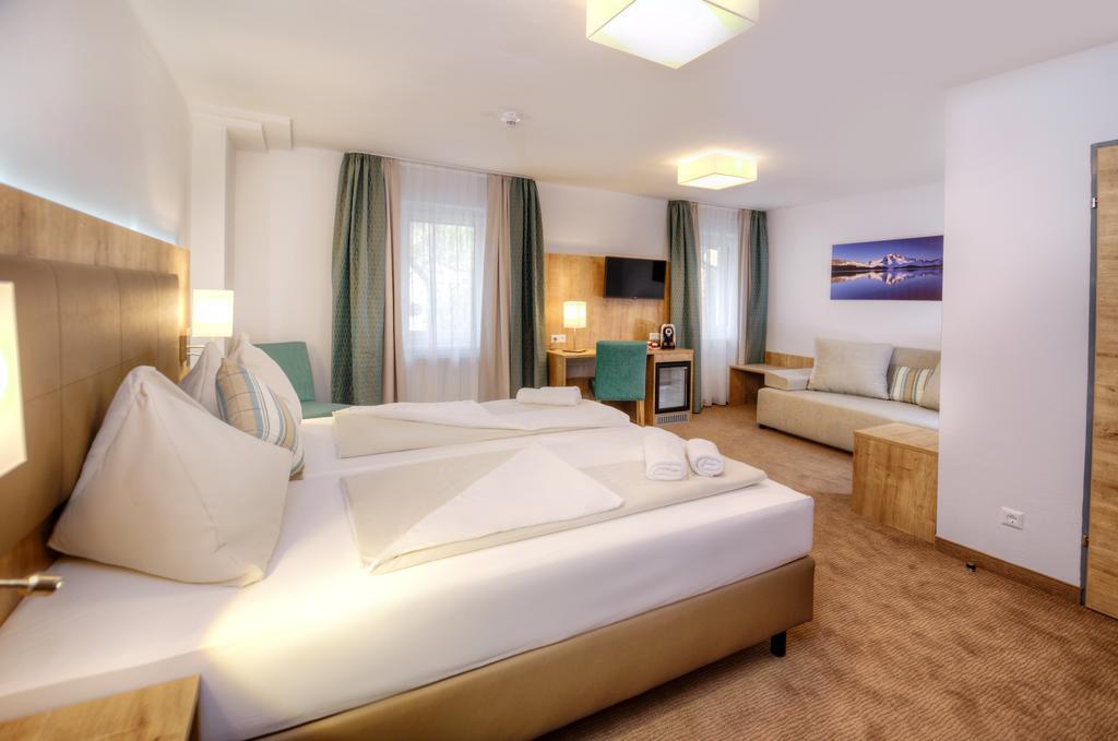 Hotel Bergkristall Mallnitz Extérieur photo